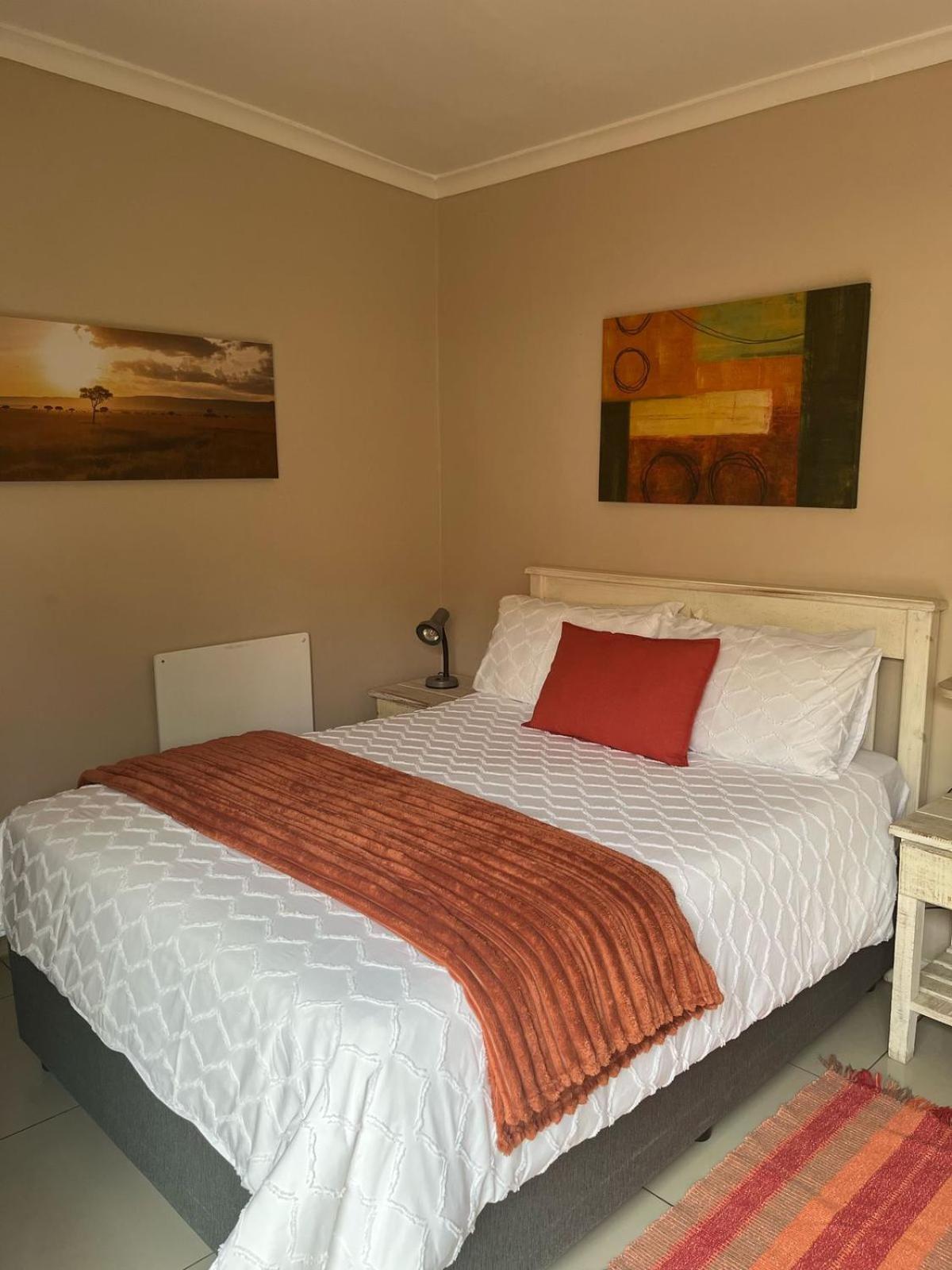 At Sta-Plus Guest House Port Elizabeth Exterior photo