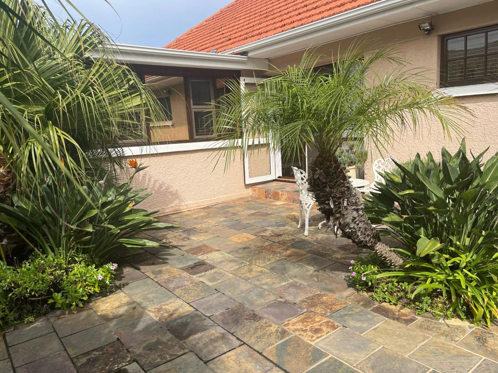At Sta-Plus Guest House Port Elizabeth Exterior photo
