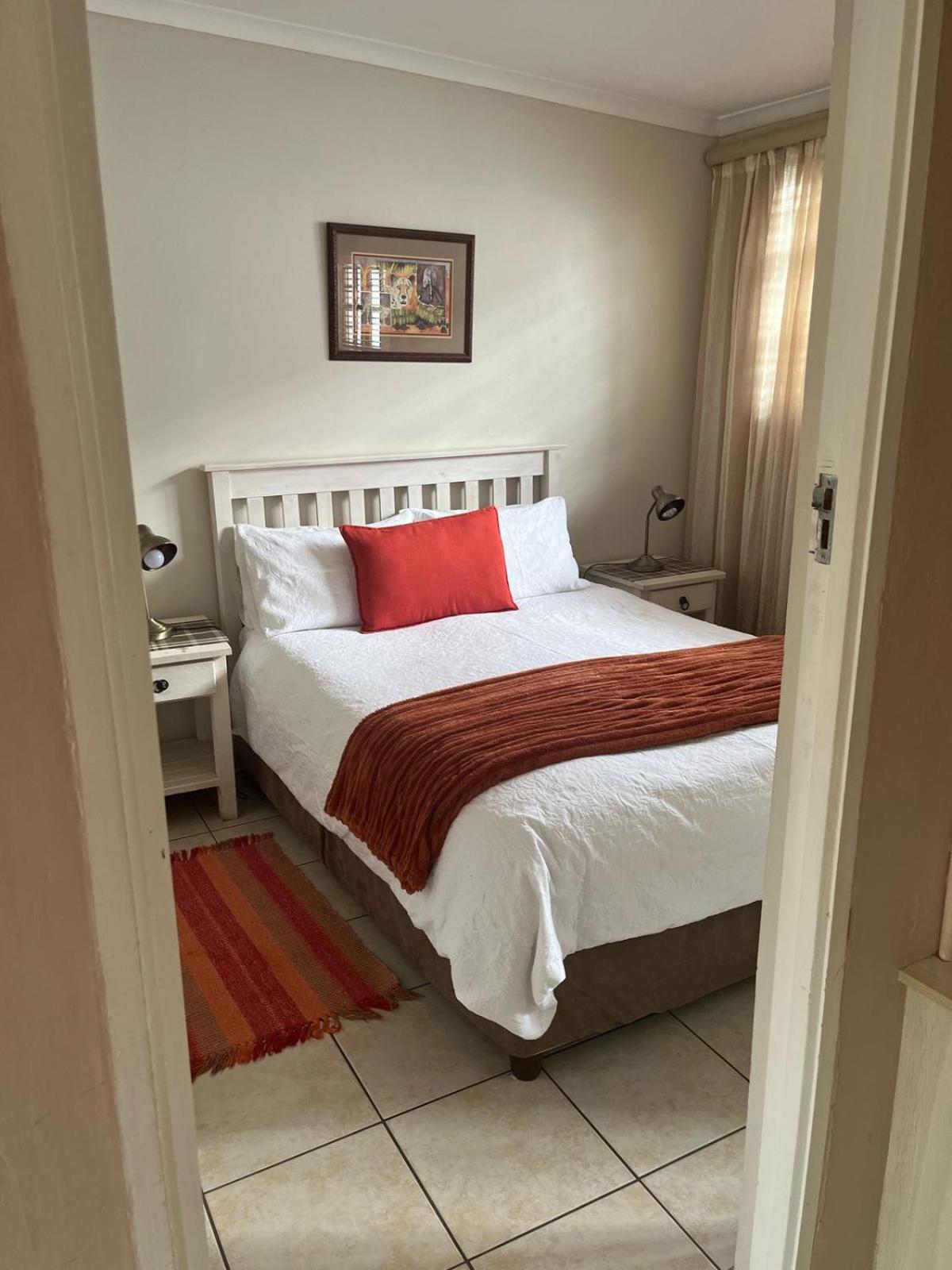 At Sta-Plus Guest House Port Elizabeth Exterior photo