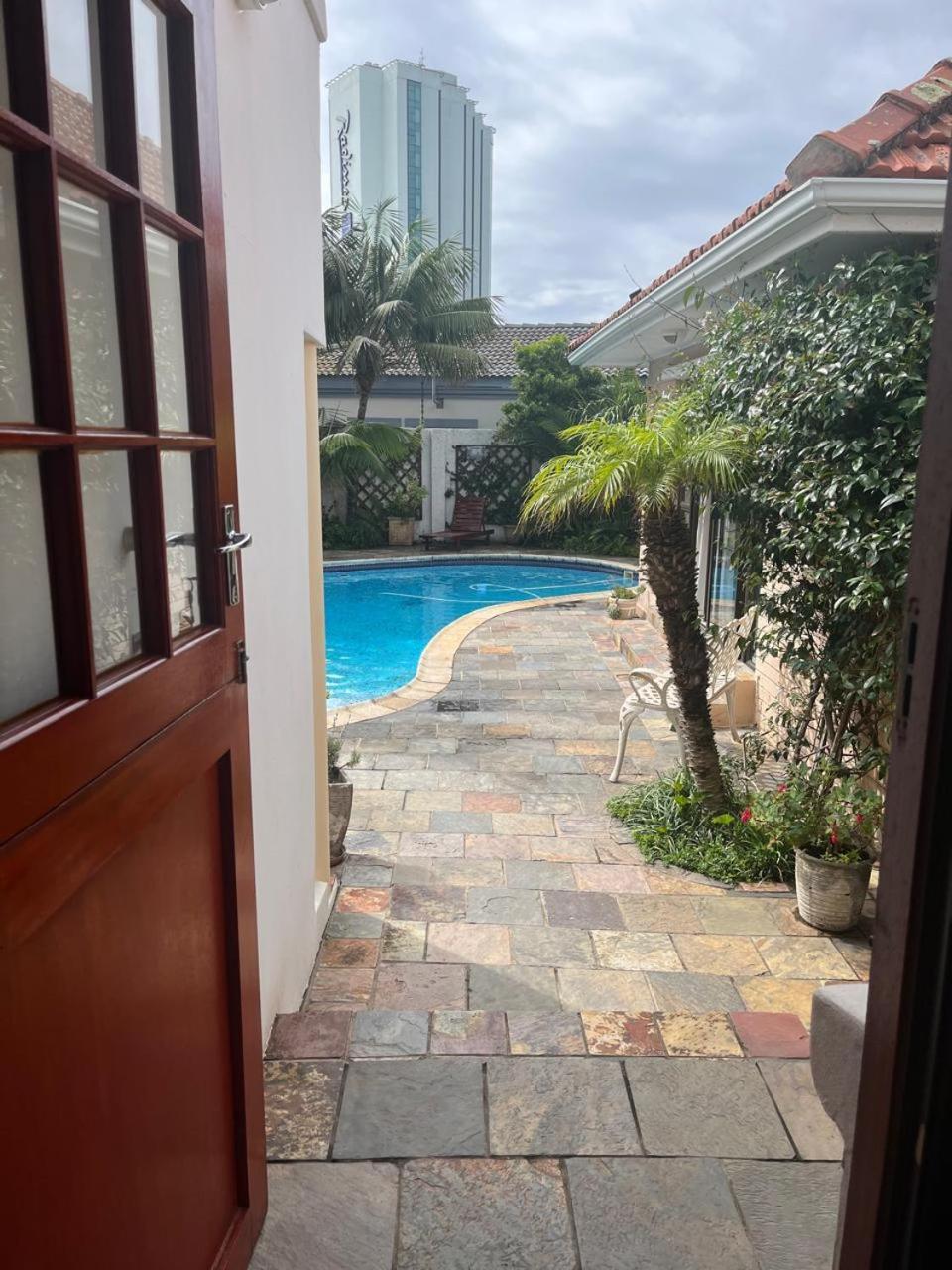At Sta-Plus Guest House Port Elizabeth Exterior photo