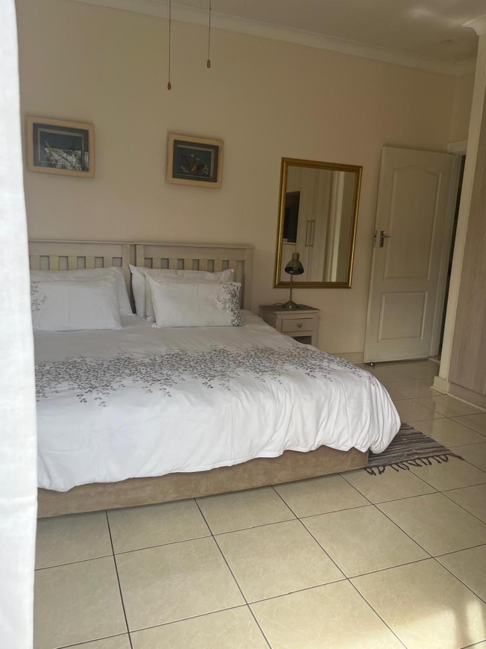 At Sta-Plus Guest House Port Elizabeth Exterior photo